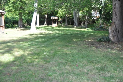 29 Woodlawn Ave, Oakdale, NY, 11769-1121 | Card Image