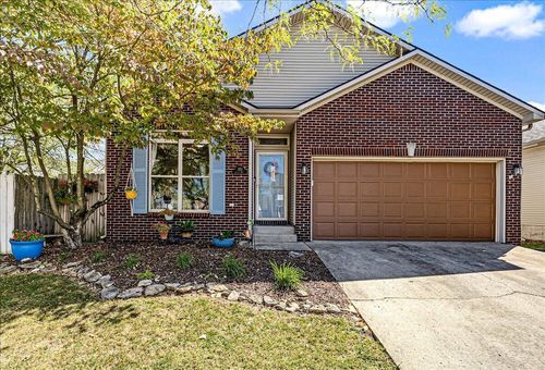 372 Lucille Dr, Lexington, KY, 40511-8796 | Card Image