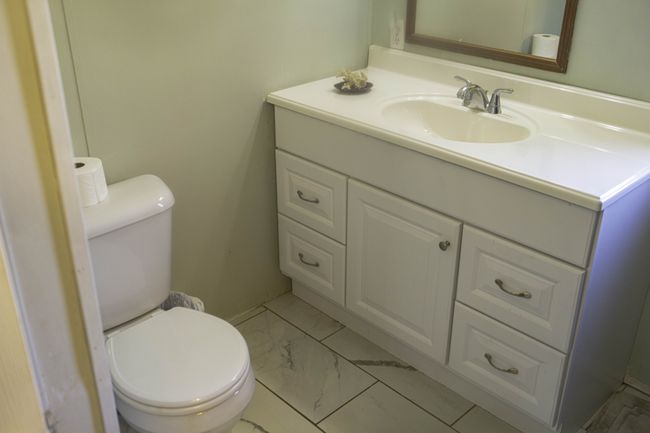 Main House Master Bath | Image 10