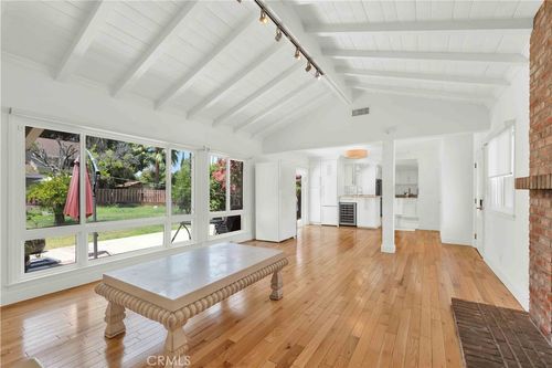 5701 Corbin Ave, Tarzana, CA, 91356-1002 | Card Image