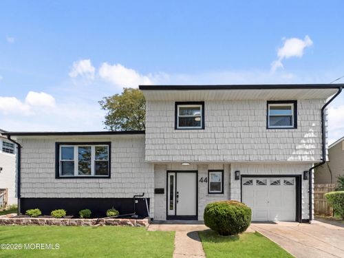44 Charlotte Street, Carteret, NJ, 07008 | Card Image