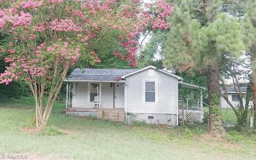 416-418 Ridgeway Place, High Point, NC, 27260 | Card Image