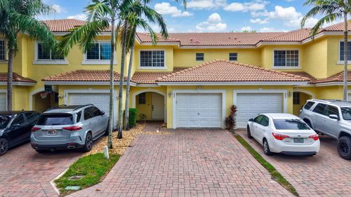660 Imperial Lake Rd, West Palm Beach, FL, 33413-1068 | Card Image