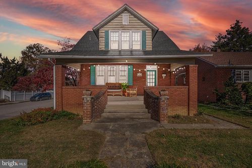 300 Baer Ave, HANOVER, PA, 17331-2603 | Card Image