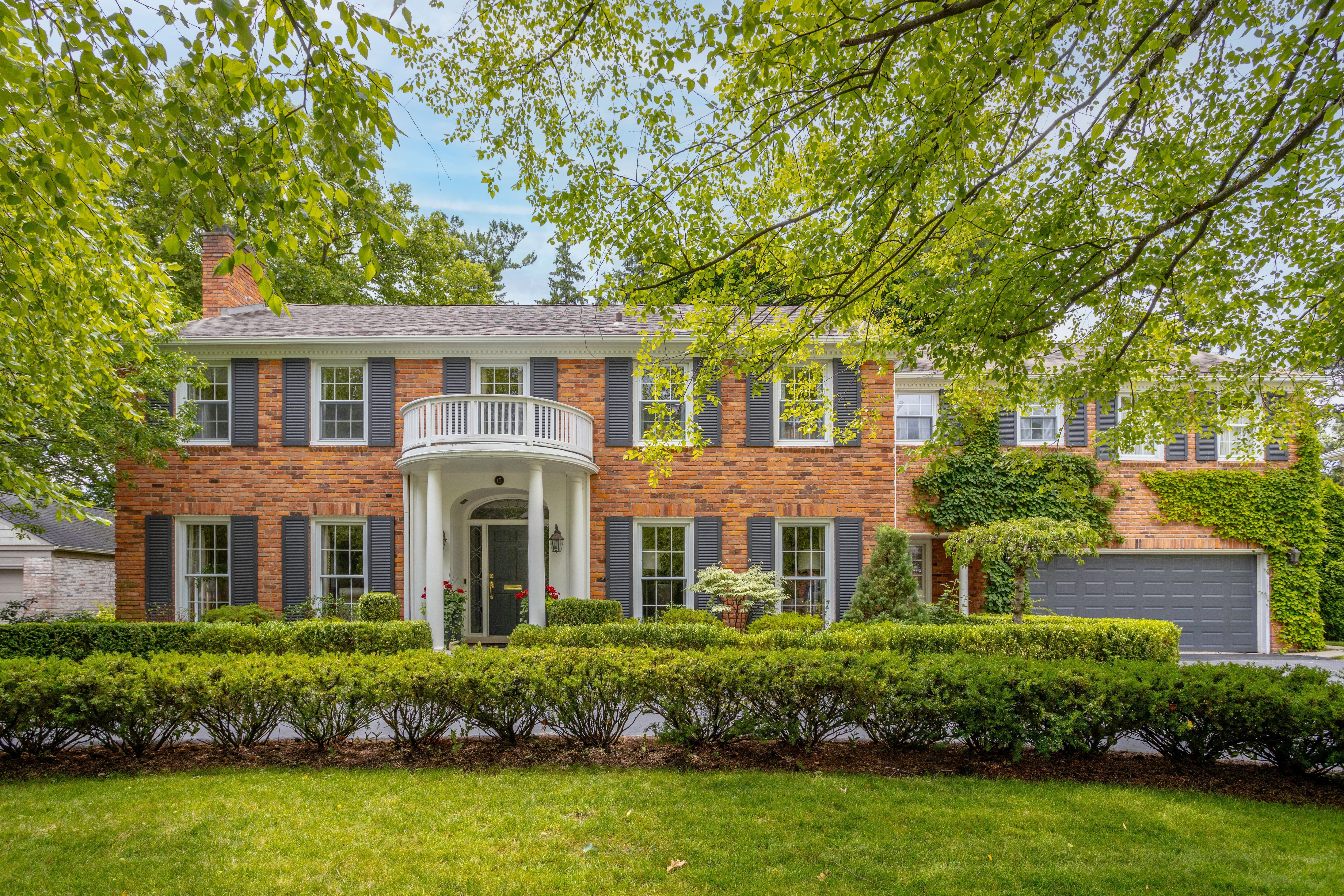 Carmel Ln, Grosse Pointe Farms, MI 48236