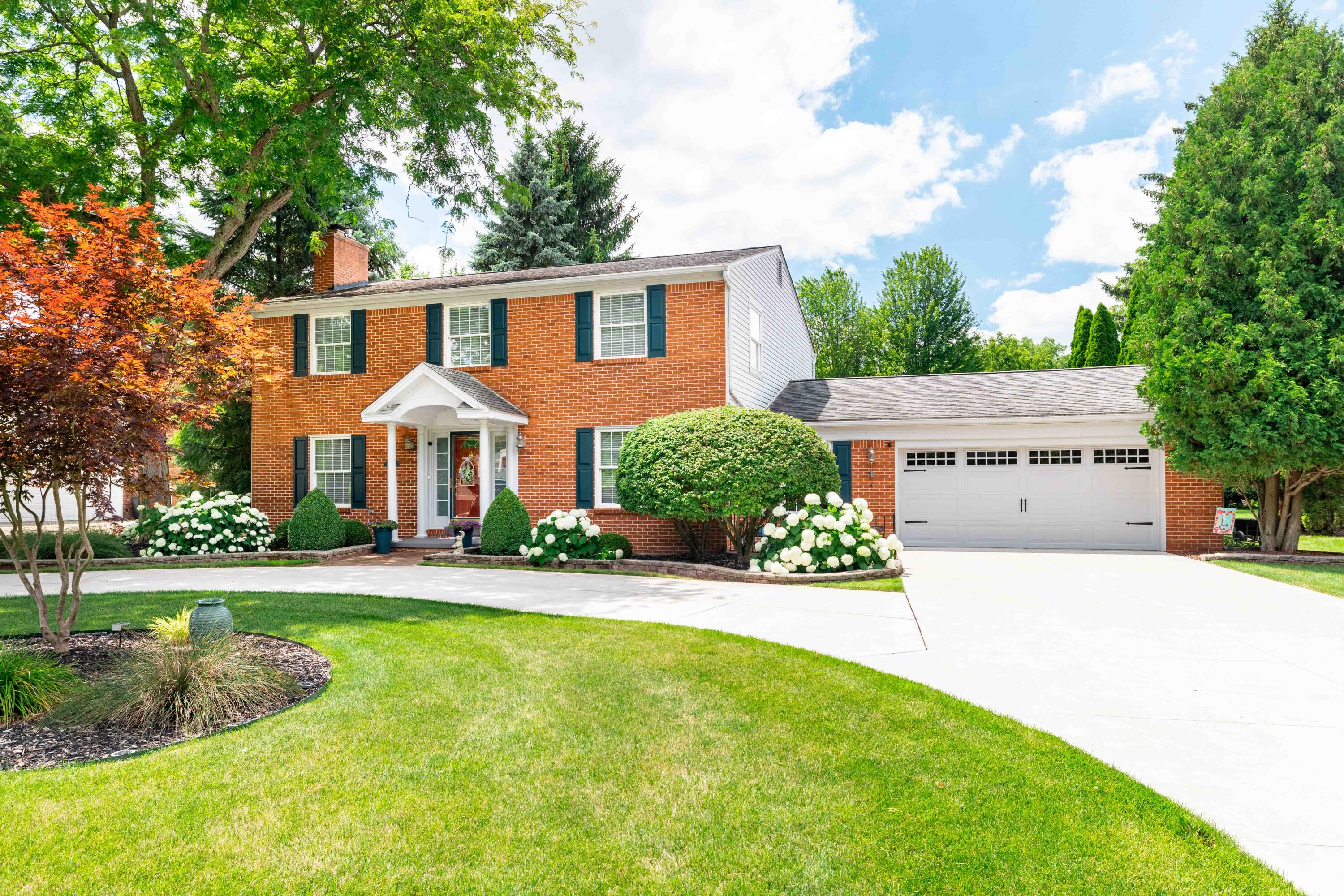 Parke Ln, Grosse Ile, MI 48138
