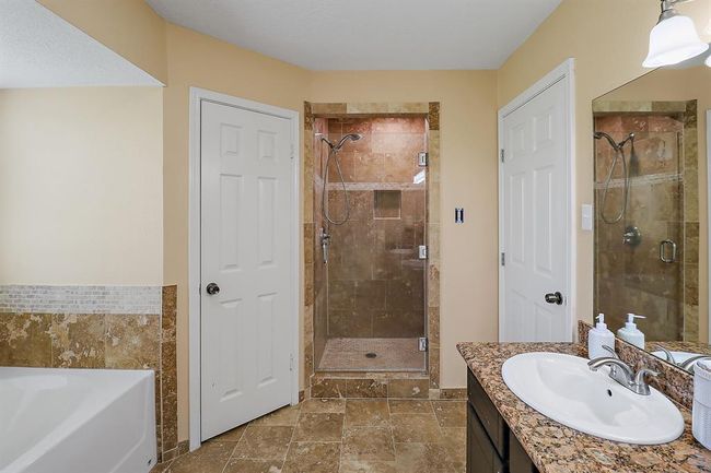 Primary Bath with Separate Shower and Tub | Image 19