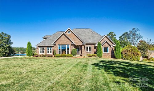 61 Island Pointe Ct, Taylorsville, NC, 28681-3538 | Card Image