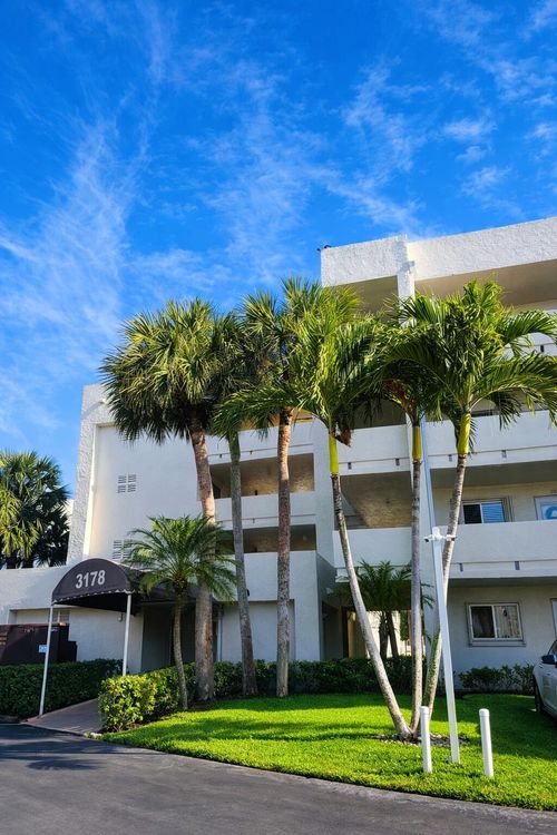 apt-303-3178 Via Poinciana, Lake Worth, FL, 33467-1976 | Card Image
