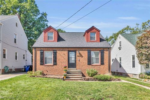 3396 W 151st St, Cleveland, OH, 44111-2101 | Card Image
