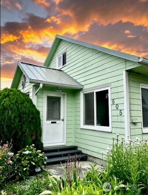 505 Waldron St, Sedro Woolley, WA, 98284-1178 | Card Image