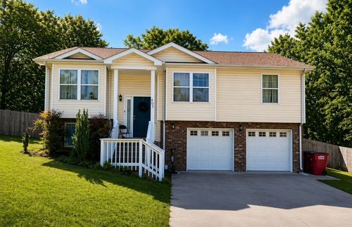 805 Leigh Ann Dr, Clarksville, TN, 37042-4283 | Card Image