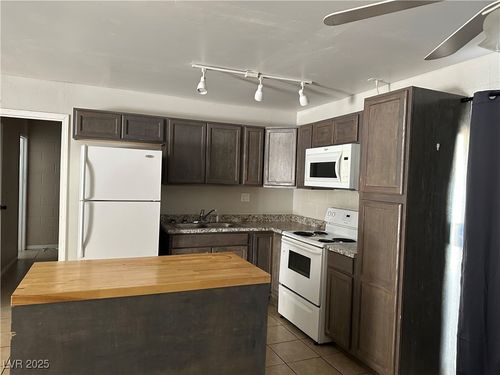 apt-2-2929 Elm Ave, Las Vegas, NV, 89101-3858 | Card Image