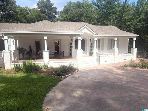 2557 Mountain Woods Dr, Vestavia Hills, AL, 35216-2605 | Card Image