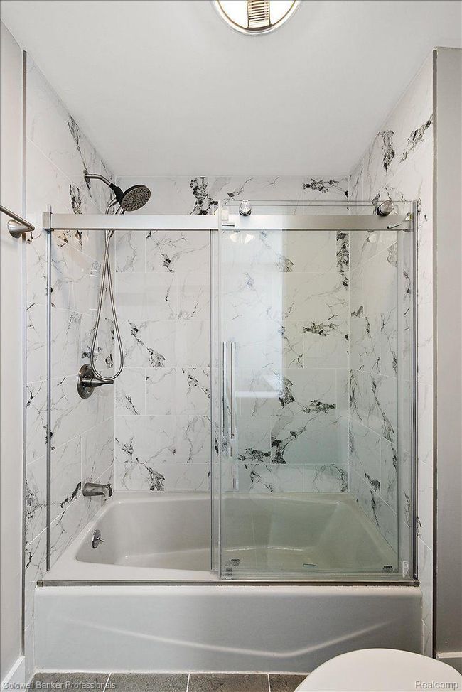 14 - 7020 Bridge Way, Condo with 3 bedrooms, 3 bathrooms and null parking in West Bloomfield MI | Image 55