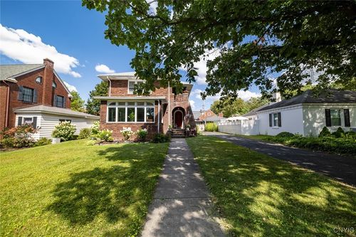 512 Sedgwick Dr, Syracuse, NY, 13203-1161 | Card Image