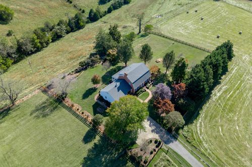 1687 Pilgrim Rd, Goode, VA, 24556-2812 | Card Image