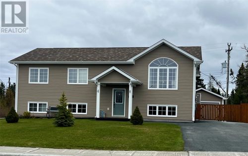64 Bondar St, Gander, NL, A1V2S9 | Card Image