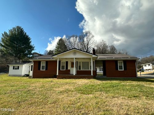 103 Commodore Ave, Elizabethton, TN, 37643-6526 | Card Image