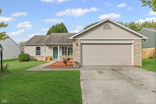 4058 Knollwood Ave, Franklin, IN, 46131-7425 | Card Image