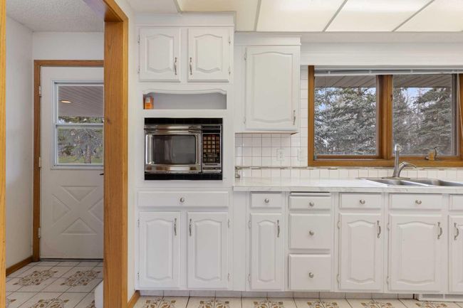 1008 Shawnee Dr Sw, House other with 3 bedrooms, 4 bathrooms and 6 parking in Calgary AB | Image 16