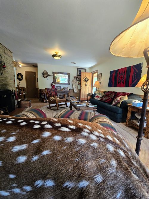 46 Clint Rd, Taos, NM, 87571-9524 | Card Image