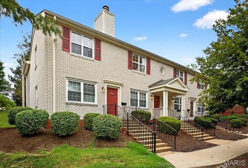 1477 Bobolink Pl, Brentwood, MO, 63144-1128 | Card Image