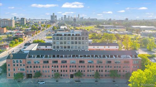 239e-6533 E Jefferson Ave, Detroit, MI, 48207-4359 | Card Image