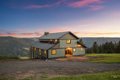 520 Valley View Dr, Lenore, ID, 83541-5172 | Card Image