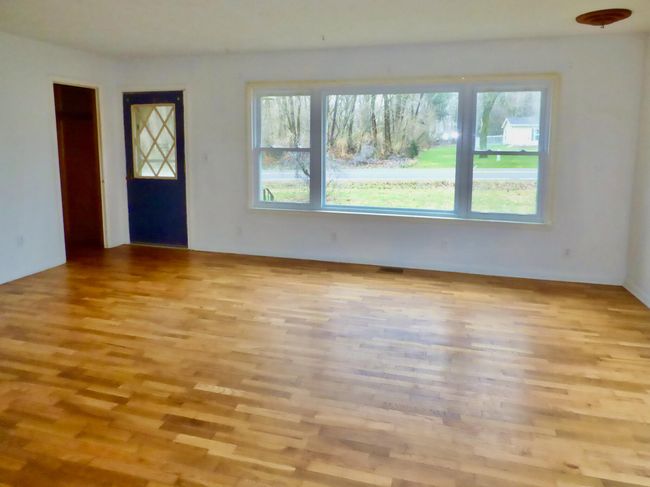 living room a | Image 15