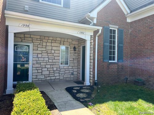 1992 Monarch Dr, Shelby Township, MI, 48316-5614 | Card Image