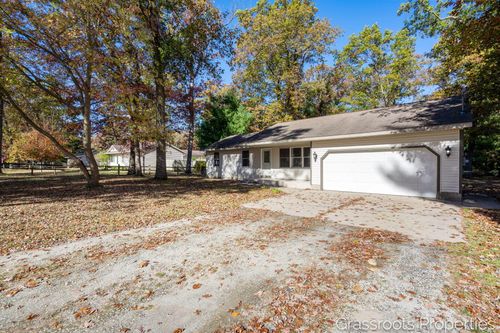 514 Forest Park Rd, Twin Lake, MI, 49457-9101 | Card Image