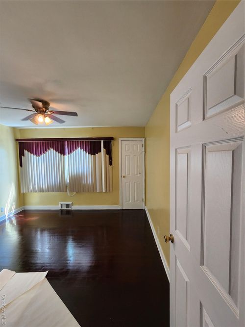 676-676 Sobo Ave, Franklin Square, NY, 11010-4313 | Card Image