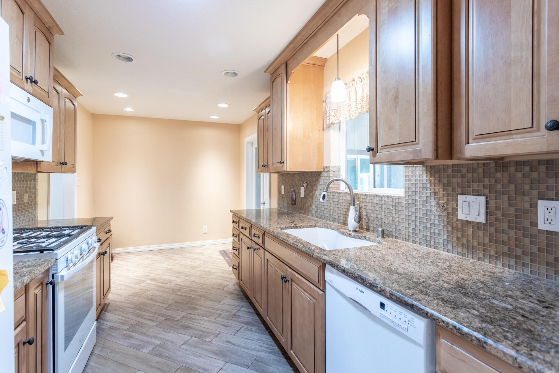 Residential in Shasta Lake 3