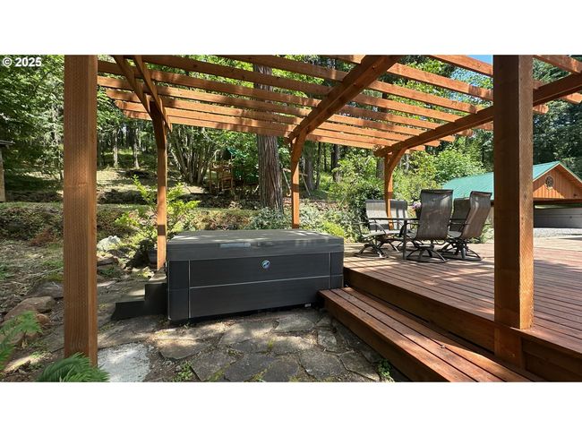 86561 R R Baker Rd, House other with 3 bedrooms, 3 bathrooms and 2 parking in Springfield OR | Image 40