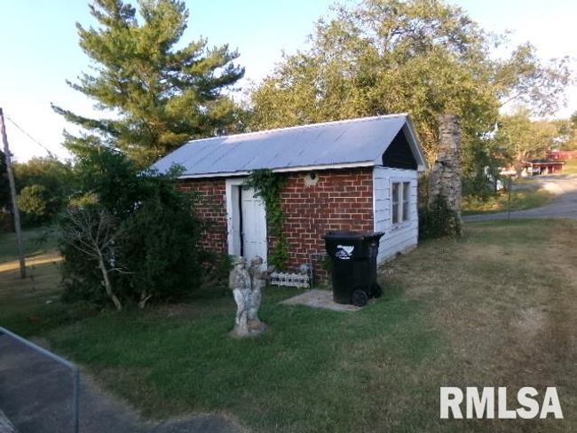 318 Williams St, House other with 4 bedrooms, 2 bathrooms and null parking in Rosiclare IL | Image 16