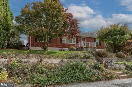 662 Woodview St, HARRISBURG, PA, 17113-3130 | Card Image