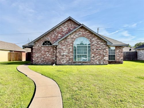 1302 Old Knoll Dr, Wylie, TX, 75098-5247 | Card Image