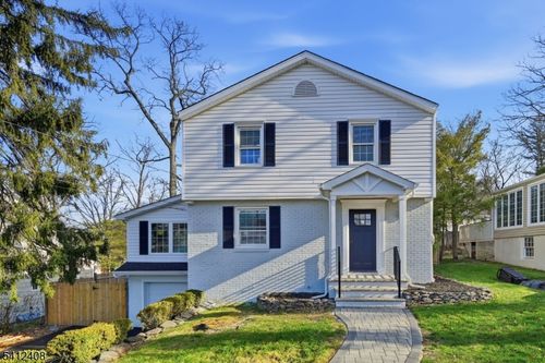 30 W Lawn Rd, Livingston, NJ, 07039-4720 | Card Image