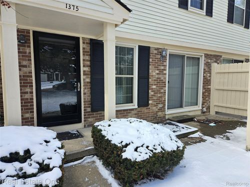 78-1375 Lake Ridge Ct, Waterford, MI, 48327-4161 | Card Image