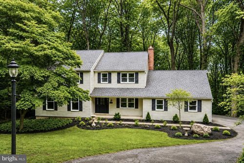 1038 Edgewood Chase, Glen Mills, PA, 19342-9503 | Card Image