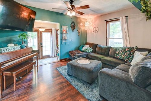 742 Hubbell St, Marshall, WI, 53559-9425 | Card Image