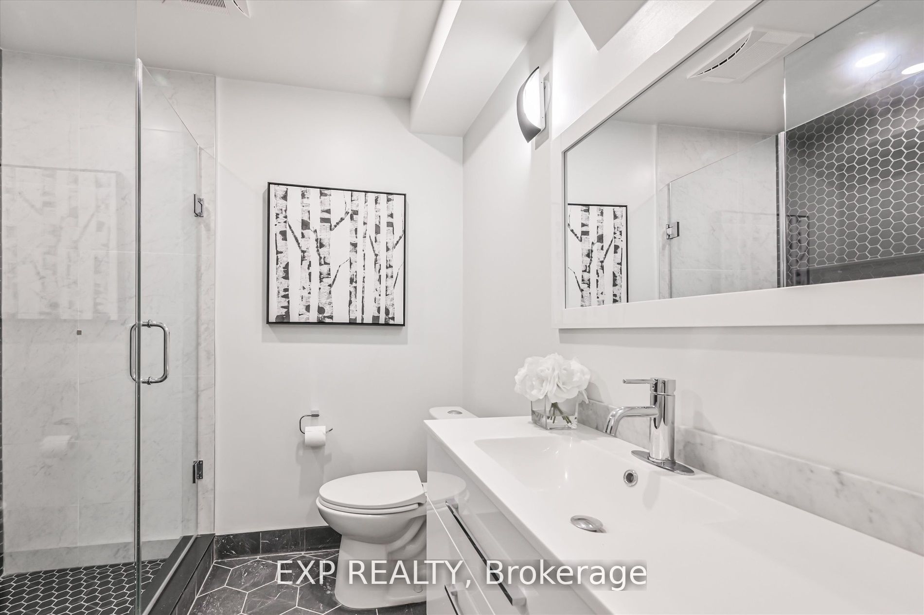 Residential Lease in Toronto E03 3