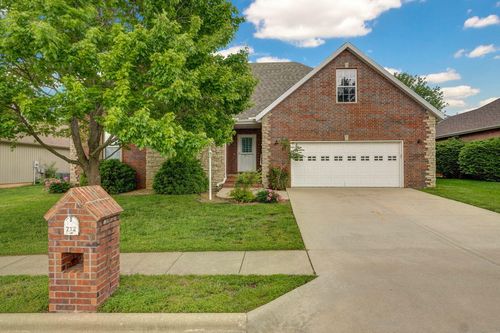 713 River Rock Ct, Nixa, MO, 65714-7617 | Card Image