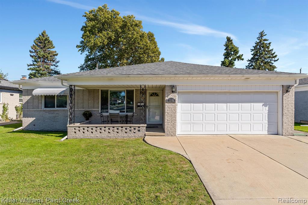 Clifton Dr, Sterling Heights, MI 48310