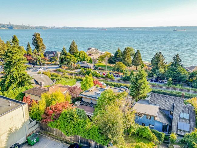 2525 Bellevue Avenue, House other with 4 bedrooms, 4 bathrooms and 2 parking in West Vancouver BC | Image 36