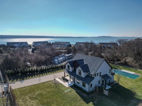 2350 Shipyard Ln, East Marion, NY, 11939-1237 | Card Image