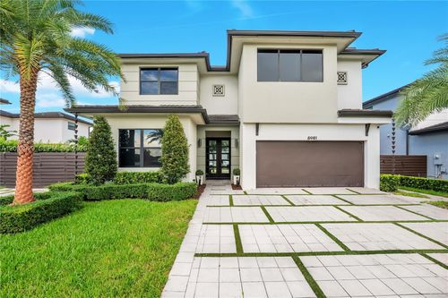 8981 Nw 161st Ter, Miami Lakes, FL, 33018-1426 | Card Image