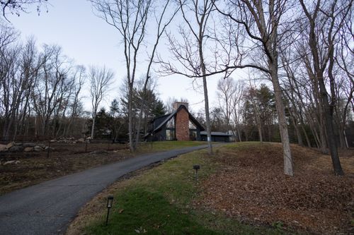4 Moss Ln, Wolcott, CT, 06716-2524 | Card Image