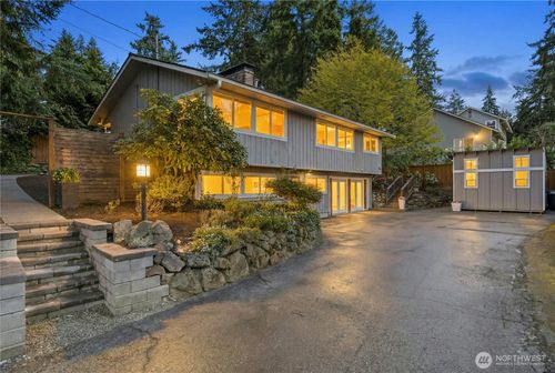 3016 106th Ave Se, Bellevue, WA, 98004-7467 | Card Image